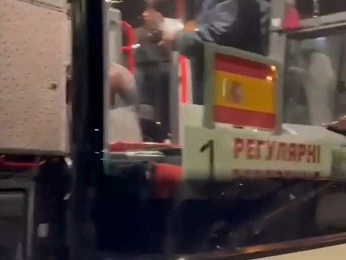 Convoy con ciudadanos españoles y la embajadora en Ucrania