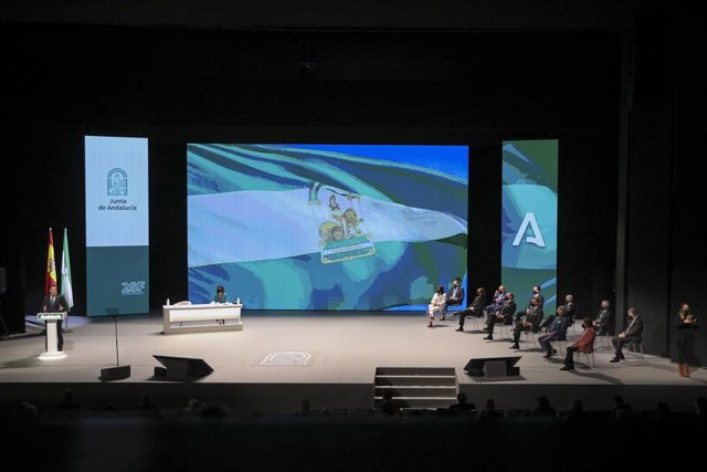 Archivo - Actos institucional del 28F en el Teatro de la Maestranza en 2021