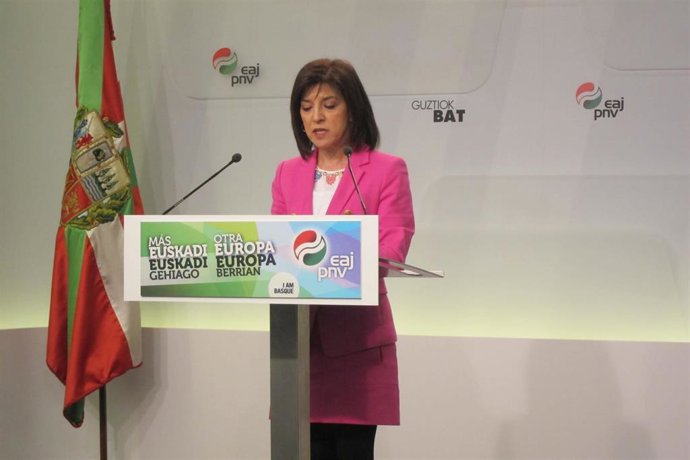 Archivo - La europarlamentaria del PNV Izaskun Bilbao en una rueda de prensa