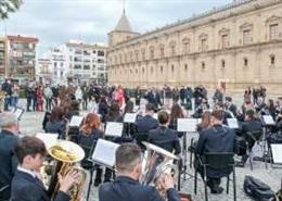 Un total de 3.100 personas visitan el Parlamento de Andalucía en su Jornada de Puertas Abiertas