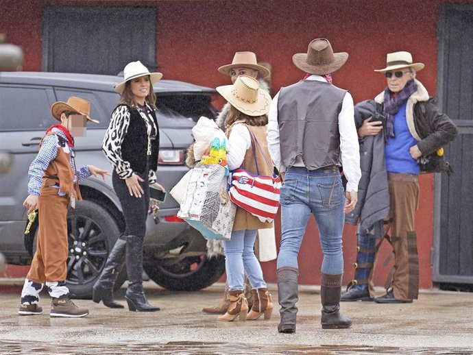 GLORIA CAMILA Y SU FAMILIA EN LA FIESTA DE CUMPLEAÑOS