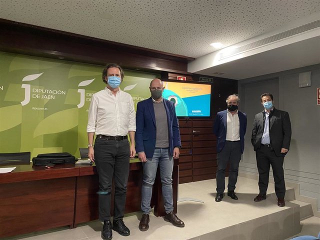 Diputación y Ecovidrio facilitarán a hoteles y restaurantes contenedores para la recogida de vidrio.