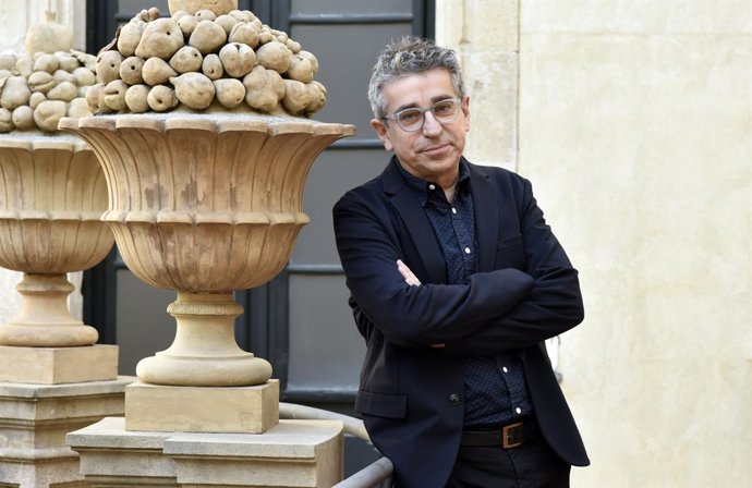 El tinent de l'alcalde de Cultura de l'Ajuntament de Barcelona, Jordi Martí, posa durant una entrevista per a Europa Press en el Palau de la Virreina, a 23 de febrer de 2022, a Barcelona, Catalunya (Espanya).