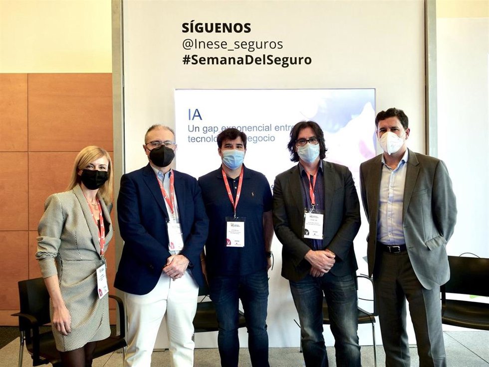 Los expertos de Plaiground, la unidad de IA de Minsait, en la jornada 'IA: un gap exponencial entre tecnología y negocio', organizada por Minsait, una compañía de Indra, en el marco de la Semana del Seguro en Madrid