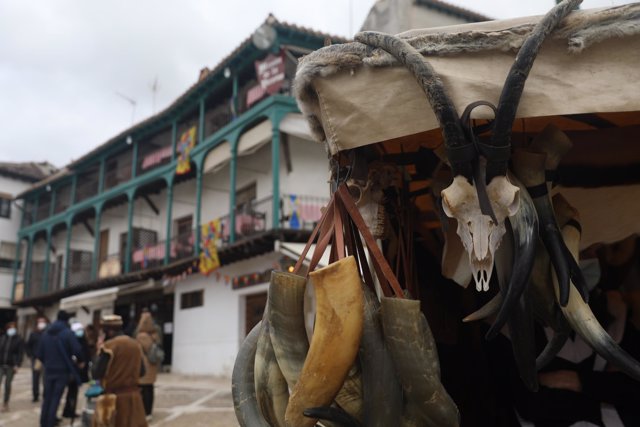 Puesto de cuernos en el Mercado Medieval de Chinchón 2022