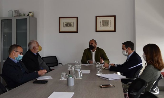 Junta y la Federación de Personas Mayores se unen para pedir al Gobierno cambios normativos y agilizar pensiones