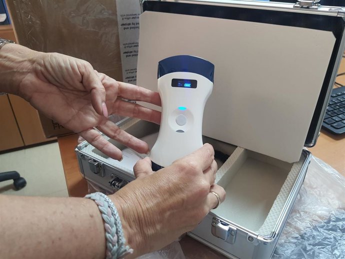 Distrito Poniente pone en servicio siete ecógrafos portátiles en sus centros de salud