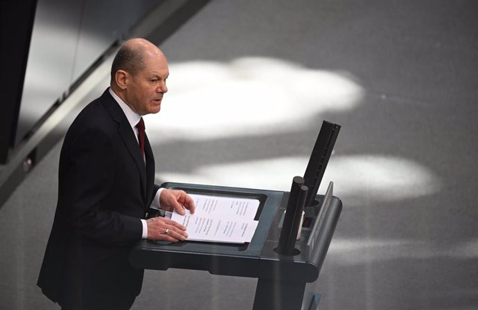 27 February 2022, Berlin: German Chancellor Olaf Scholz delivers a government statement during a special session of the German Bundestag on the Russia-Ukraine conflict. Photo: Bernd von Jutrczenka/dpa