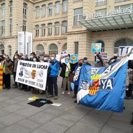 Álvaro Sanz (IU) exige a Lambán que trabaje con Cataluña para exigir la conexión por tren entre las comunidades vecinas.