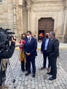 El secretario de Relaciones Institucionales del PSOE de Toledo, Javier Úbeda, en Almorox.