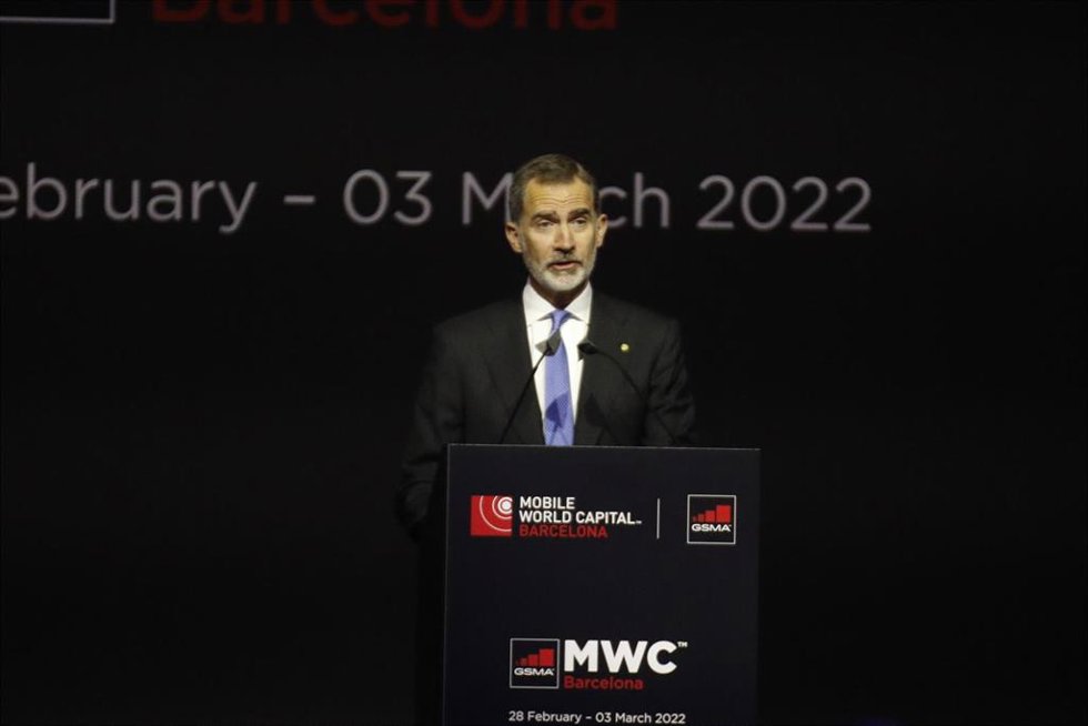 E Rey Felipe VI interviene en la cena de bienvenida de la feria del GSMA Mobile World Congress Barcelona 2022 en el Museo Nacional de Arte de Cataluña, a 27 de febrero de 2022, en Barcelona, Cataluña (España). Esta feria convierte a Barcelona en la ca