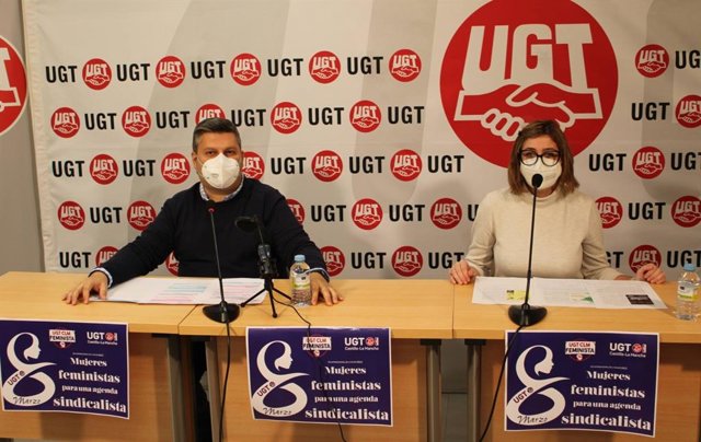 El secretario general de UGT en C-LM, Luis Manuel Monforte, y la secretaria regional de Igualdad y Políticas Sociales del sindicato, Marta Gil