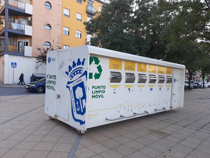 Contenedor del servicio del 'Punto Limpio Móvil'.