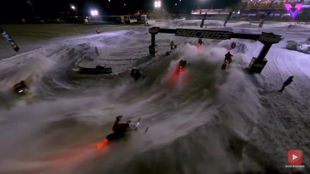 Drones captaron una increíble carrera de snocross en Estados Unidos