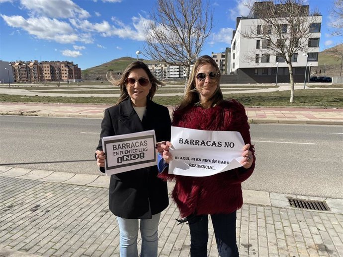 La portavoz municipal del PP de Burgos, Carolina Blasco, junto a la edil 'popular' Carolina Álvarez.