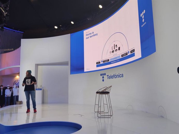 El director de Digital de Telefónica, Chema Alonso, presenta Telefónica Kernel y un nuevo acuerdo con Microsoft en el Mobile World Congress este lunes 28 de febrero.