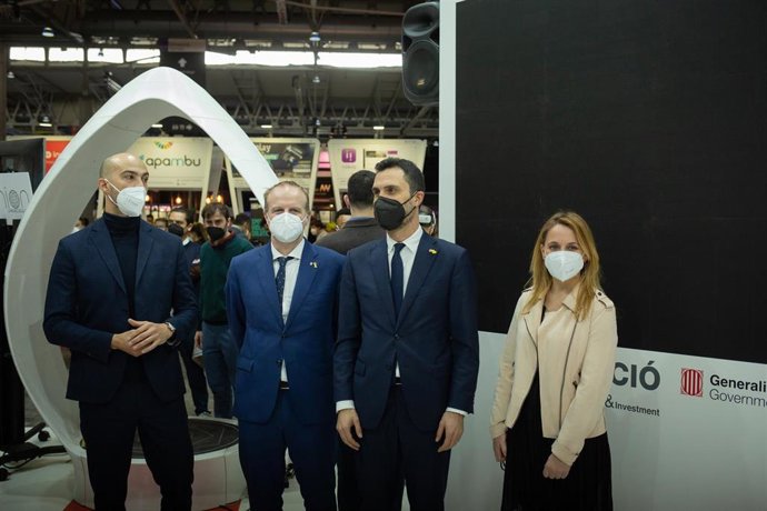 El conseller de Empresa y Trabajo, Roger Torrent; el director general de Innovación y Emprendeduría, Lluís Junc; el secretario de Empresa y Competitividad, Albert Castellanos, y la directora de Industria, Natlia Mas