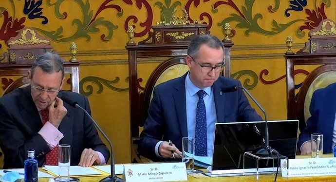 Pablo Fernández, en el centro