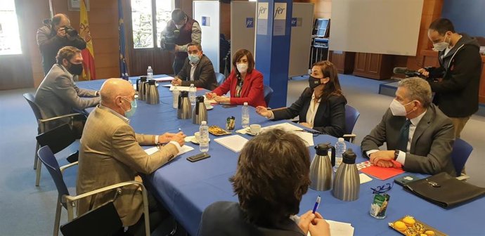 La secretaria general del PSOE, Concha Andreu, en la Federación de Empresas de La Rioja