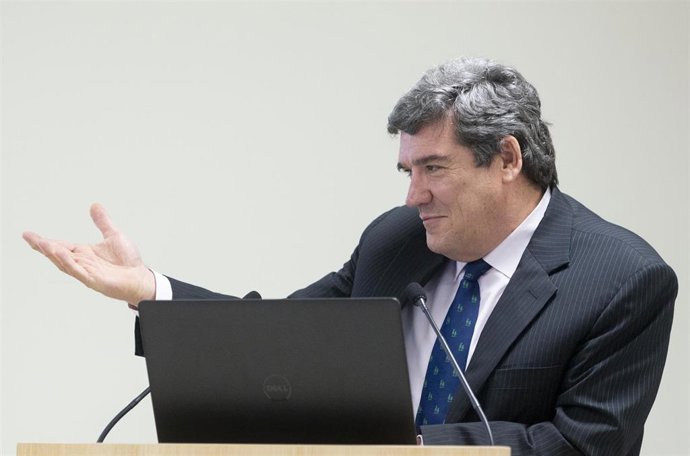 El ministro de Inclusión, Seguridad Social y Migraciones, José Luis Escrivá, en una imagen de archivo.