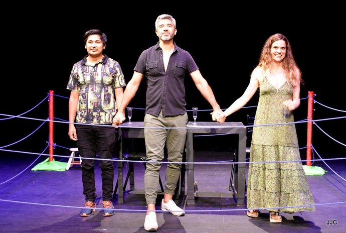 Los dramaturgos Lara Díez y David Gudiño, finalistas del X Torneo de dramaturgia Transatlántico de la edición iberoamericana del festival Temporada Alta de Girona