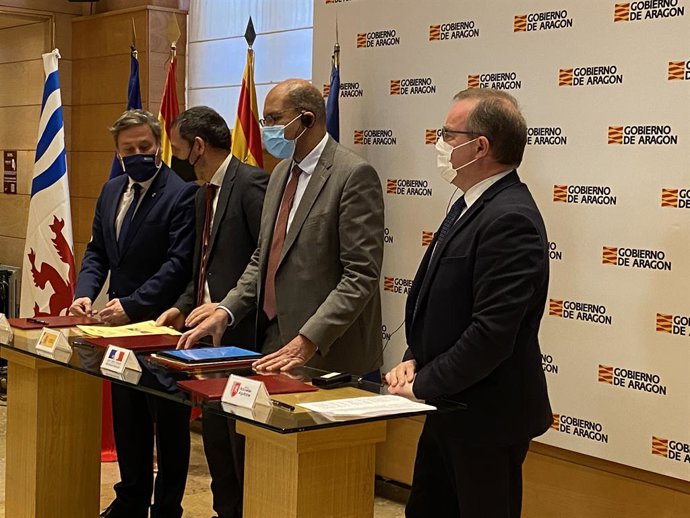 La firma ha tenido lugar en el Edificio Pigantelli.