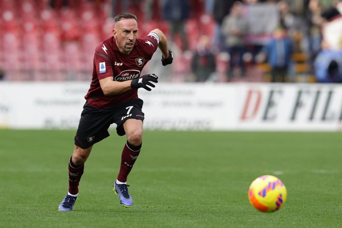 26 February 2022, Italy, Salerno: Salernitana's Franck Ribery in action druing the Italian Serie A soccer match between Salernitana and Bologna at the Arechi stadium. Photo: Alessandro Garofalo/LaPresse via ZUMA Press/dpa