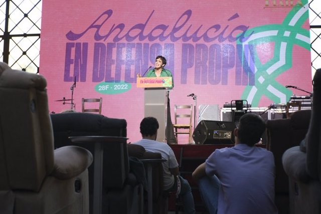 La portavoz de Adelante Andalucía, Teresa Rodríguez, en el acto de Adelante Andalucía por el 28F en Sevilla.