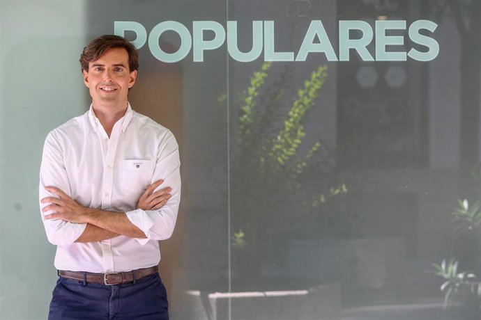 Archivo - El vicesecretario de Comunicación del PP, Pablo Montesinos, tras una entrevista para Europa Press en la sede del Partido Popular en Génova, a 5 de agosto de 2021, en Madrid, (España).