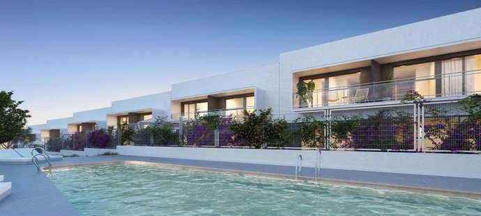 El nuevo residencial, que cuenta con piscinas y otras zonas comunes, se encuentra próximo al centro de Bormujos y un kilómetro del Club Zaudín Golf Sevilla.