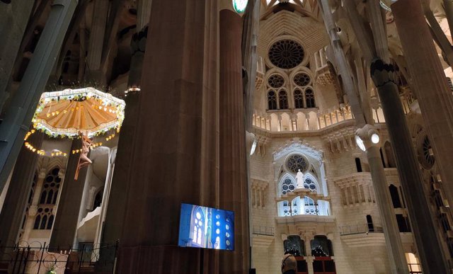 Samsung instala televisores 8K en la Basílica de la Sagrada Familia