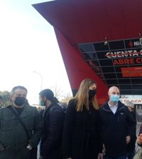 Espinar pide una comisión de un mes y le dice a Villacís que se pregunte por la "clase de gente con la que gobierna"