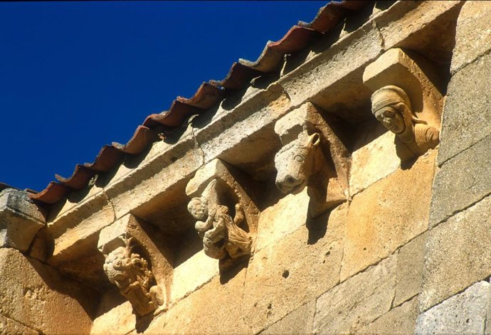 Renovación del convenio entre Fundación Santa María la Real y Fundación Ávila para divulgar el Románico al sur del Duero.