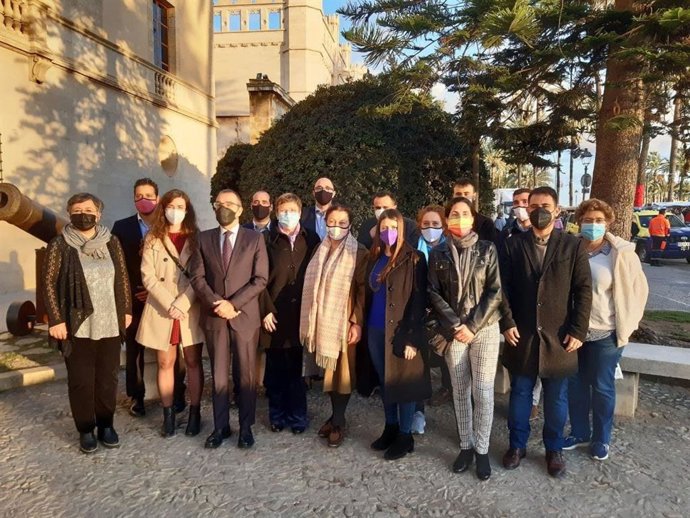 Representantes de Podemos en el acto institucional del Día de Baleares.
