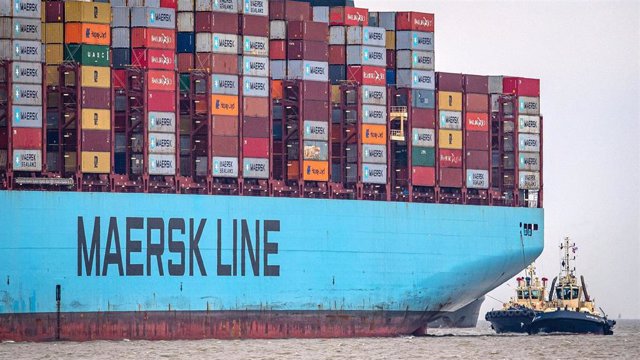 04 February 2022, Bremen, Bremerhaven: The "Mumbai Maersk" container ship arrives at Bremerhaven port. The ship was freed after it ran aground near the North Sea island of Wangerooge. Photo: Sina Schuldt/dpa