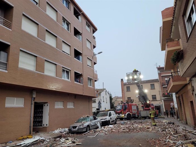 Imagen de la explosión del ático de Lardero del pasado mes de diciembre, una de las actuaciones más destacadas de 2021 de los Bomberos de Logroño