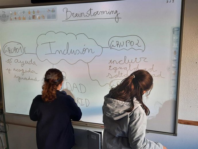 Alumnos participan en el concurso del Grupo Social ONCE 'El camino que nos hace iguales'.