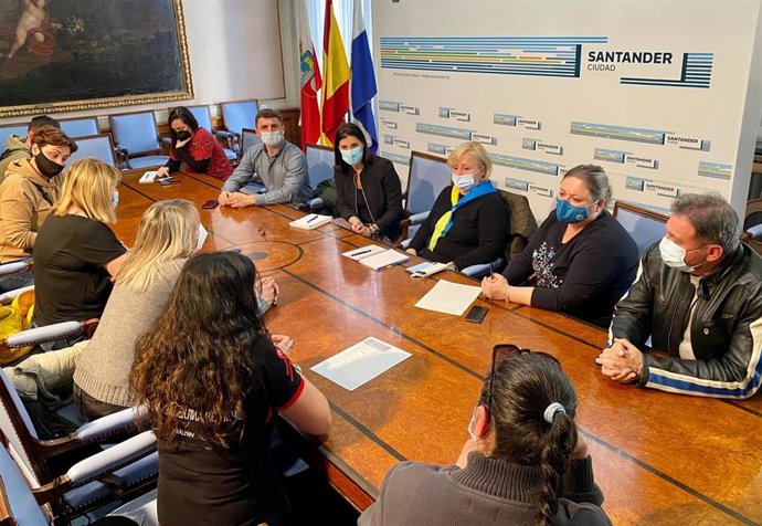 Reunión del Ayuntamiento de Santander con la Asociación de Ucranianos