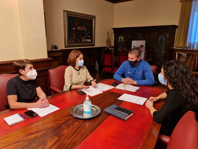 El Ayuntamiento de Teruel pone a disposición de la comunidad ucraniana un equipamiento para la recogida de productos