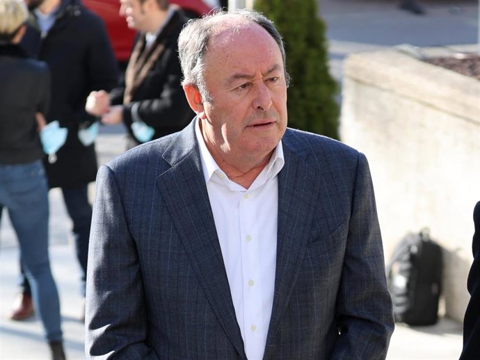 Luis Miguel Rodríguez, a su llegada a la Audiencia Provincial este lunes