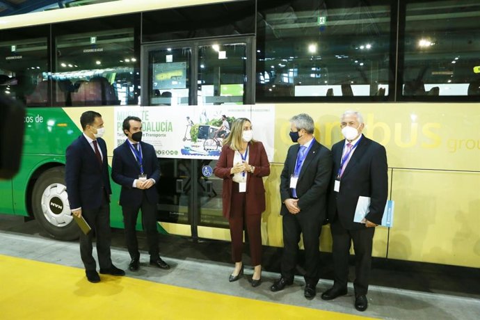 La consejera de Fomento, Marifrán Carazo en las jornadas técnicas de la Federación Independiente de Transportistas de Andalucía y la Asociación Provincial de Empresarios Transportistas y Agencias de Málaga