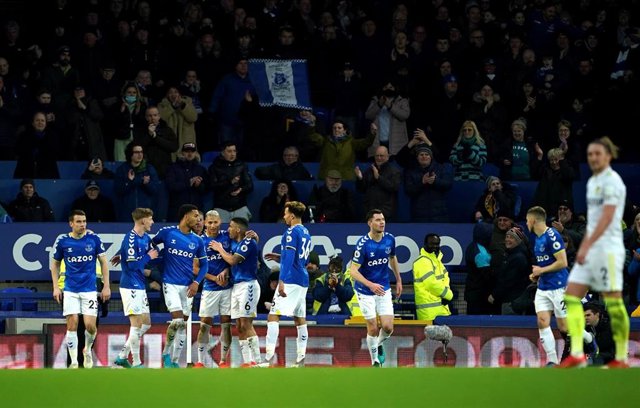 Jugadores del Everton celebran un gol en Goodison Park