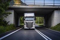 El mercado español de camiones y autobuses cierra casi plano febrero, con 2.022 unidades