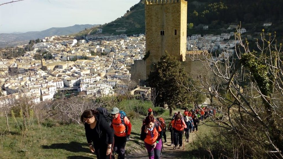 Turistas en Cazorla durante una de las rutas
