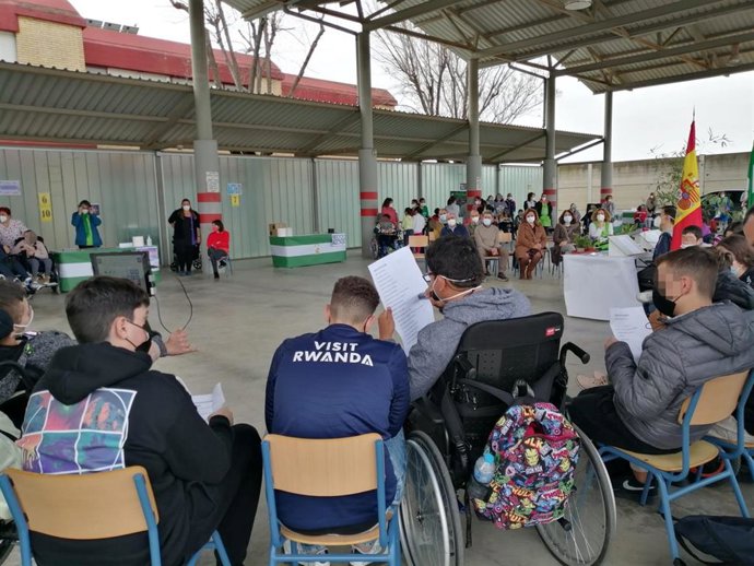 Celebración del Día de Andalucía en el CEEE Maestra Mercedes Sanroma.