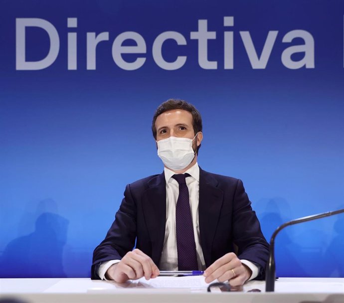 El líder del PP, Pablo Casado, interviene en una reunión de la Junta Directiva Nacional tras la crisis interna del partido, en Eurostars Madrid Tower, a 1 de marzo de 2022, en Madrid (España). El Partido Popular ha reunido a su Comité Ejecutivo Nacional