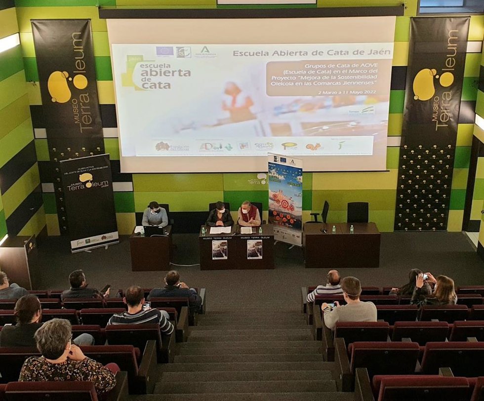 Presentación de la Escuela Abierta de Cata de Aceite de Oliva.