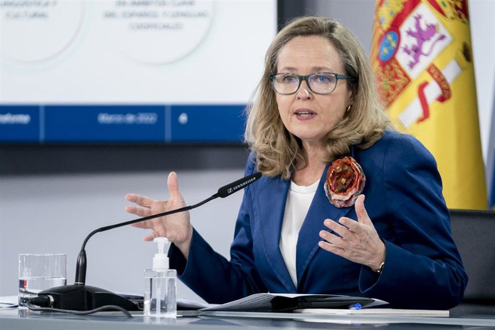 La vicepresidenta primera y ministra de Asuntos Económicos y Transformación Digital, Nadia Calviño, en la rueda de prensa posterior al Consejo de Ministros