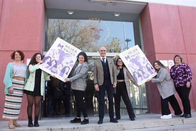 El alcalde de Sevilla, Antonio Muñoz, ha presentado la nueva campaña municipal con motivo del Día Internacional de la Mujer.