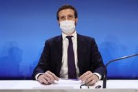 Casado replica a Ayuso que no ha hecho nada malo y lamenta las acusaciones sin pruebas que se lo han llevado por delante